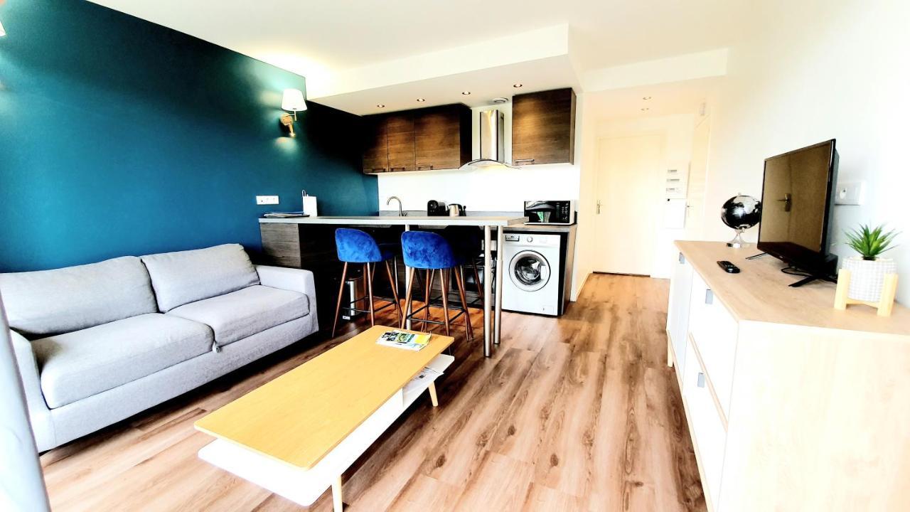 Le Nid Douillet D'Angelique Et David Avec Parking Apartment ร็องบุยเย ภายนอก รูปภาพ
