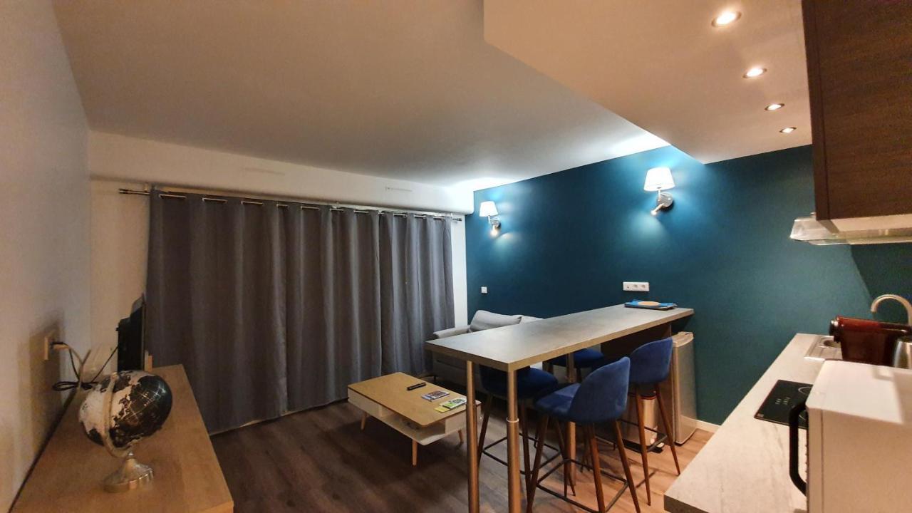 Le Nid Douillet D'Angelique Et David Avec Parking Apartment ร็องบุยเย ภายนอก รูปภาพ